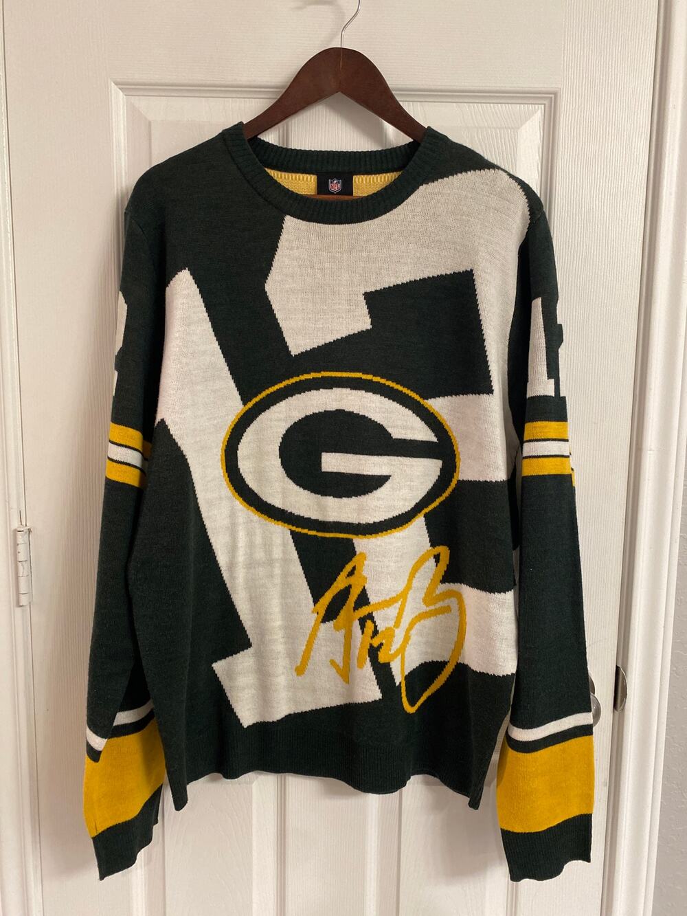 Green Bay Packers Aaron Rodgers Signature Logo Sweater Size Large NFL Gameday